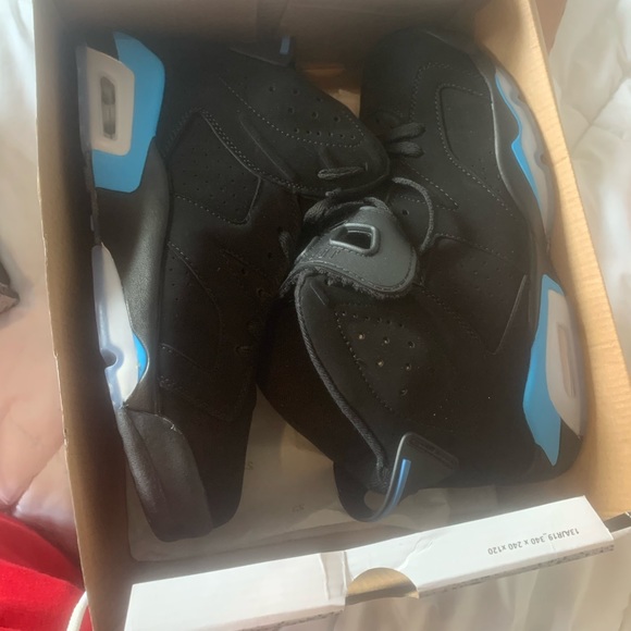 JORDAN 6 North Carolina colourway - Picture 2 of 4